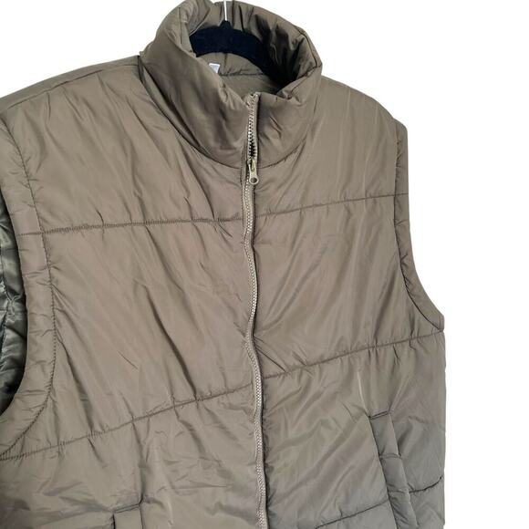 Women’s Boxy Zip Up Puffer Vest Olive Size XL - Picture 3 of 8